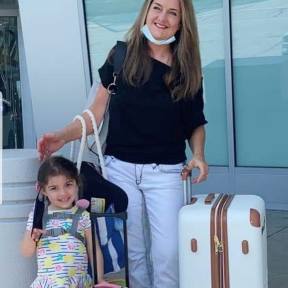 Meet your Posher, Mimi - Picture 1 of 2